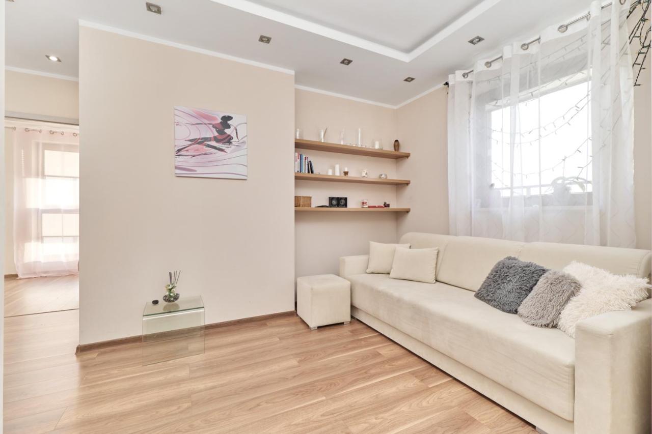 Apartment Wroclaw Krakowska With Balcony And Free Garage By Noclegi Renters ภายนอก รูปภาพ