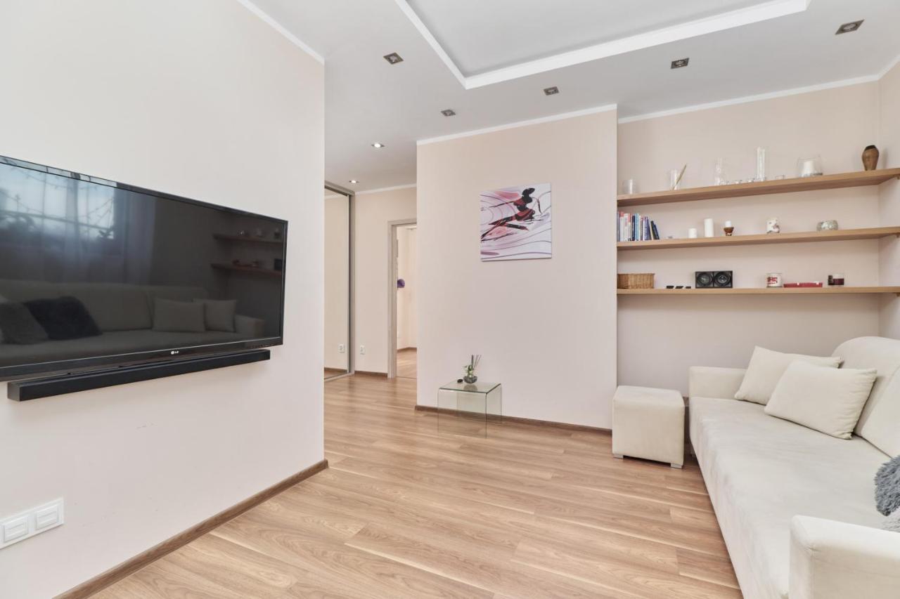 Apartment Wroclaw Krakowska With Balcony And Free Garage By Noclegi Renters ภายนอก รูปภาพ