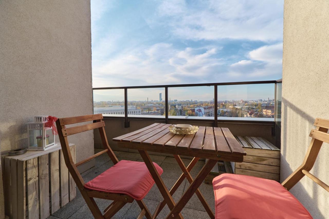Apartment Wroclaw Krakowska With Balcony And Free Garage By Noclegi Renters ภายนอก รูปภาพ