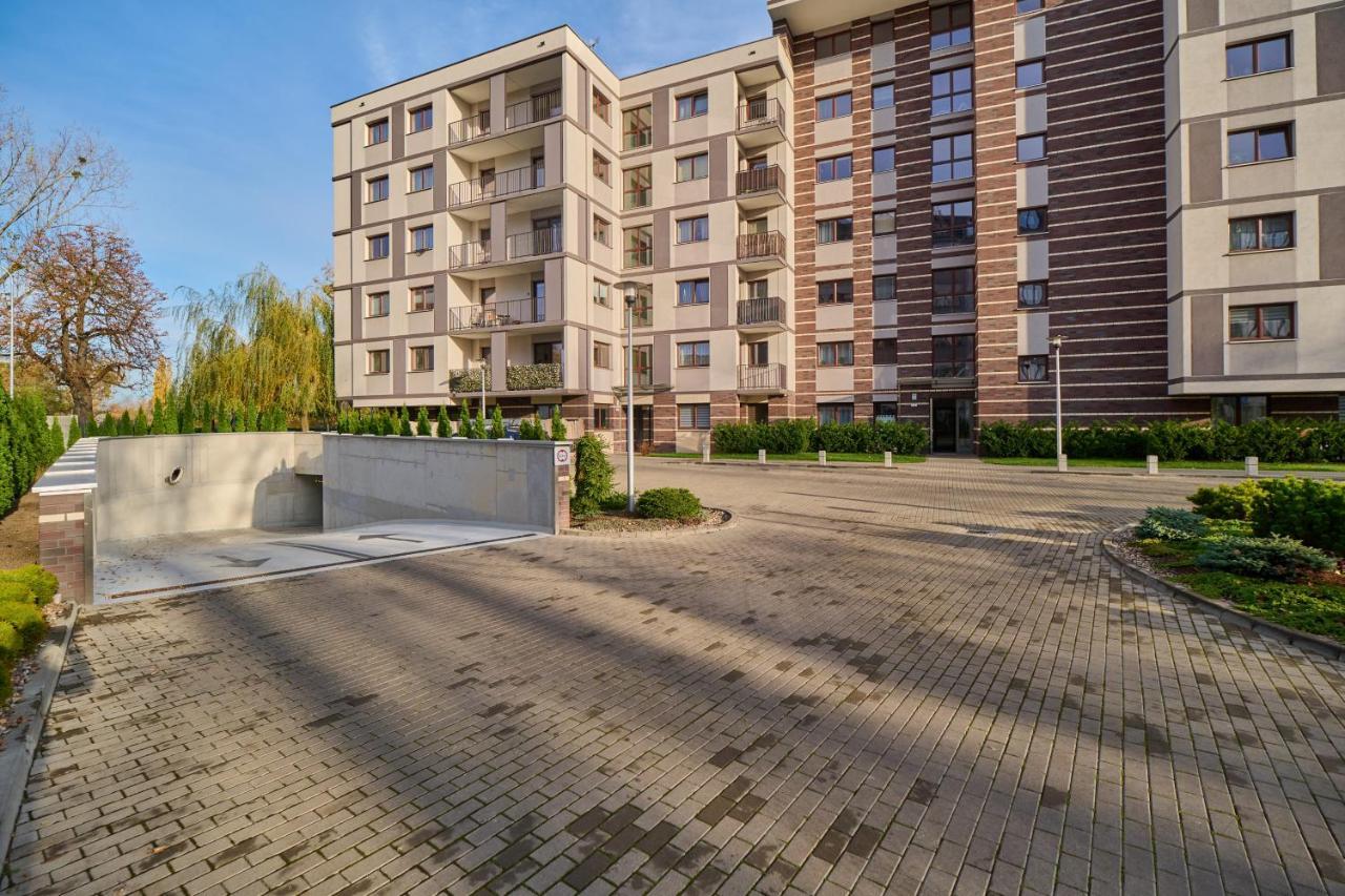 Apartment Wroclaw Krakowska With Balcony And Free Garage By Noclegi Renters ภายนอก รูปภาพ